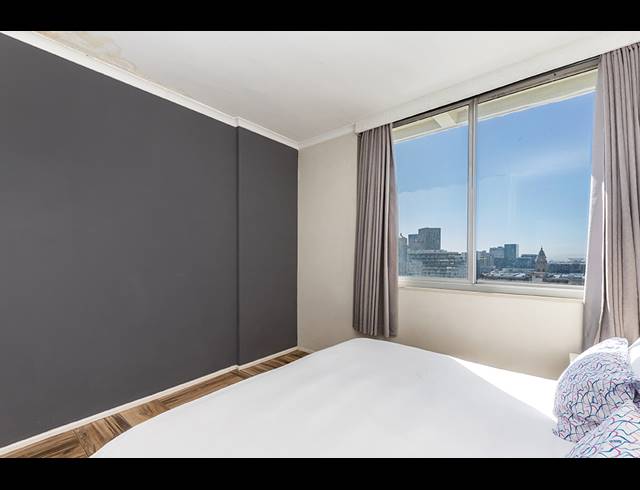 2 BEDROOM APARTMENT FOR SALE IN CAPE TOWN CITY CENTRE